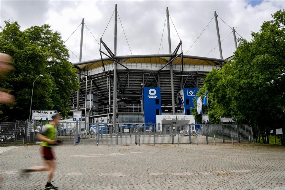 Kühne verkauft HSV-Anteile und sichert Volksparkstadion Behält seinen Namen: VolksparkstadionAxel Heimken/dpa