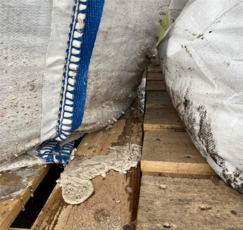 Behälter waren undicht.