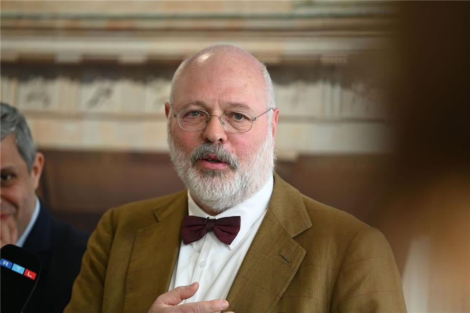 Behördenchef Engelhard Mazanke geht davon aus, dass die Zahl der Einbürgerungen nicht weiter erheblich steigen wird. (Archivfoto)David Hammersen/dpa