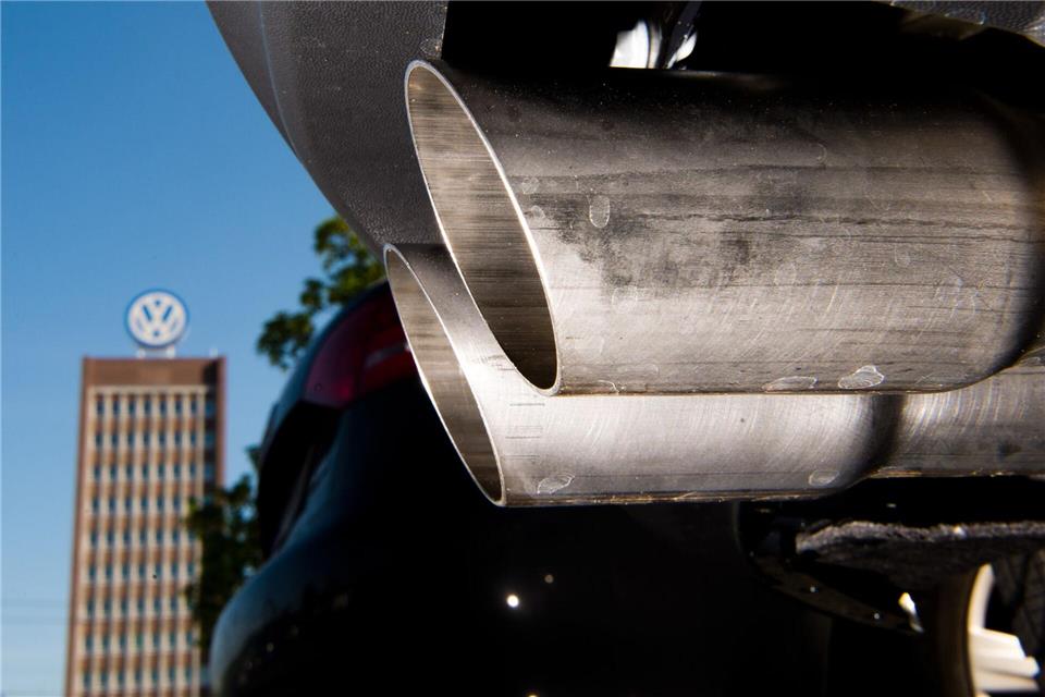 Bei Abgasen und Volkswagen fällt vielen das Wort „Skandal“ als Ergänzung ein - die Heimat des Konzerns liegt beim Anteil sauberer Autos allerdings auf dem ersten Platz.Julian Stratenschulte/dpa
