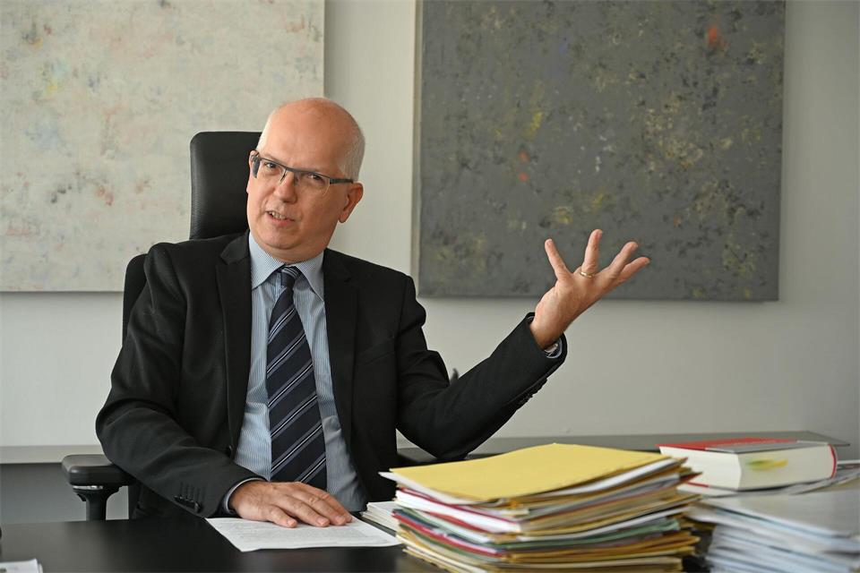 Bei Datenschutzbeschwerden wird immer öfter KI eingesetzt. (Archivbild)Peter Zschunke/dpa