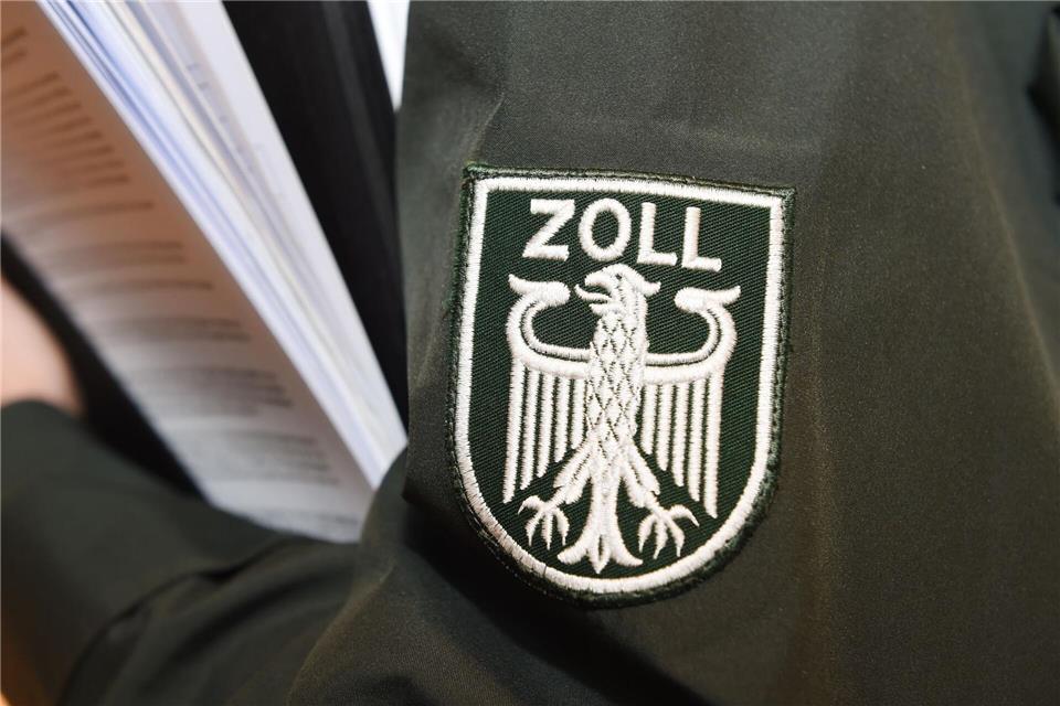 Bei Durchsuchungen haben Polizei und Zoll in Sachsen-Anhalt Drogen sichergestellt und sechs Menschen vorläufig festgenommen. (Symbolbild) Stefan Sauer/dpa-Zentralbild/dpa
