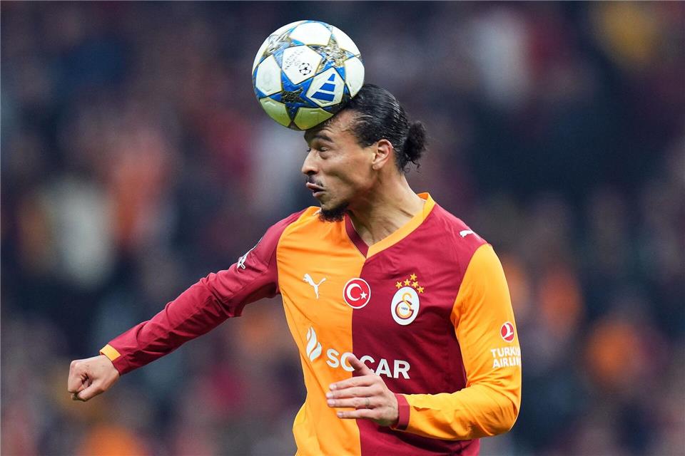 Bei Galatasaray Istanbul sah Leroy Sané zuletzt die Rote Karte. (Archivbild)Francisco Seco/AP/dpa