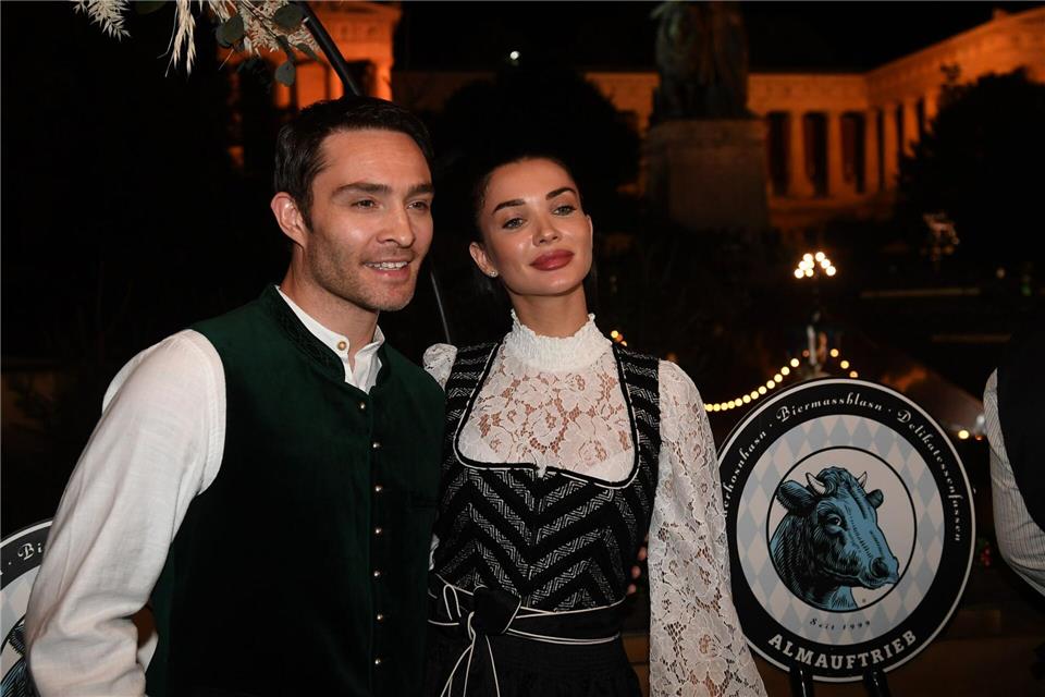 Bei Instagram veröffentlichte das Paar Bilder, die Jackson mit gewölbtem Bauch zeigen - hier ein Archivbild vom Oktoberfestbesuch vor ein paar Wochen.Felix H�rhager/dpa