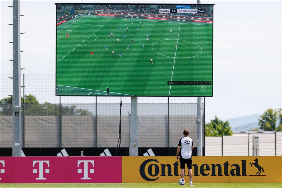 Bei Julian Nagelsmann geht der Blick schon Richtung WM-Auslosung. Auch dafür ist das aktuelle Abschneiden wichtig. Daniel Karmann/dpa