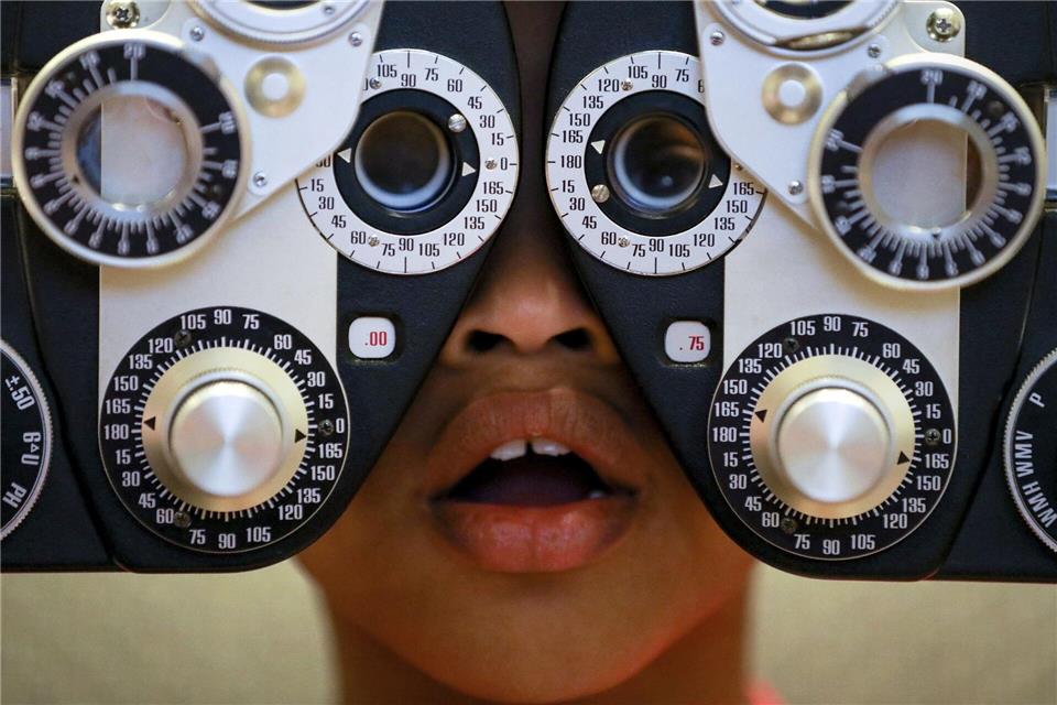 Bei Kindern und Jugendlichen mit Brille ist der Analyse zufolge keine Zunahme der Kurzsichtigkeit mehr festzustellen. Jon Shapley/Houston Chronicle/AP/dpa