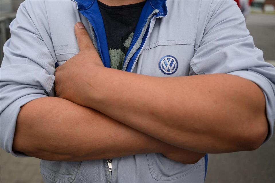 Bei Mitarbeitern von Volkswagen in Zwickau wächst die Sorge um die Zukunft ihrer Jobs. Hendrik Schmidt/dpa