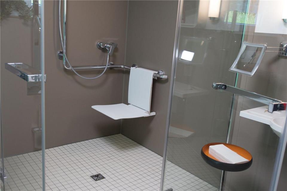 Bei Pflegegrad 1 gibt es finanzielle Unterstützung für Umbauten, etwa für eine barrierefreie Dusche. Wolfram Kastl/dpa/dpa-tmn