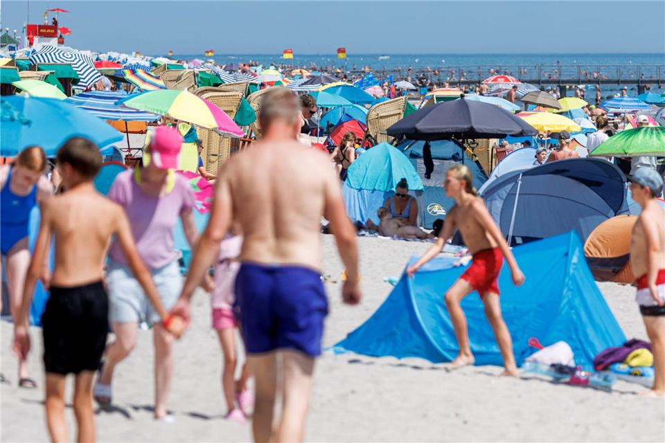 Bei Reisen von Eltern oder Großeltern mit Kindern steht Schleswig-Holstein hoch im Kurs. (Archivbild)Markus Scholz/dpa
