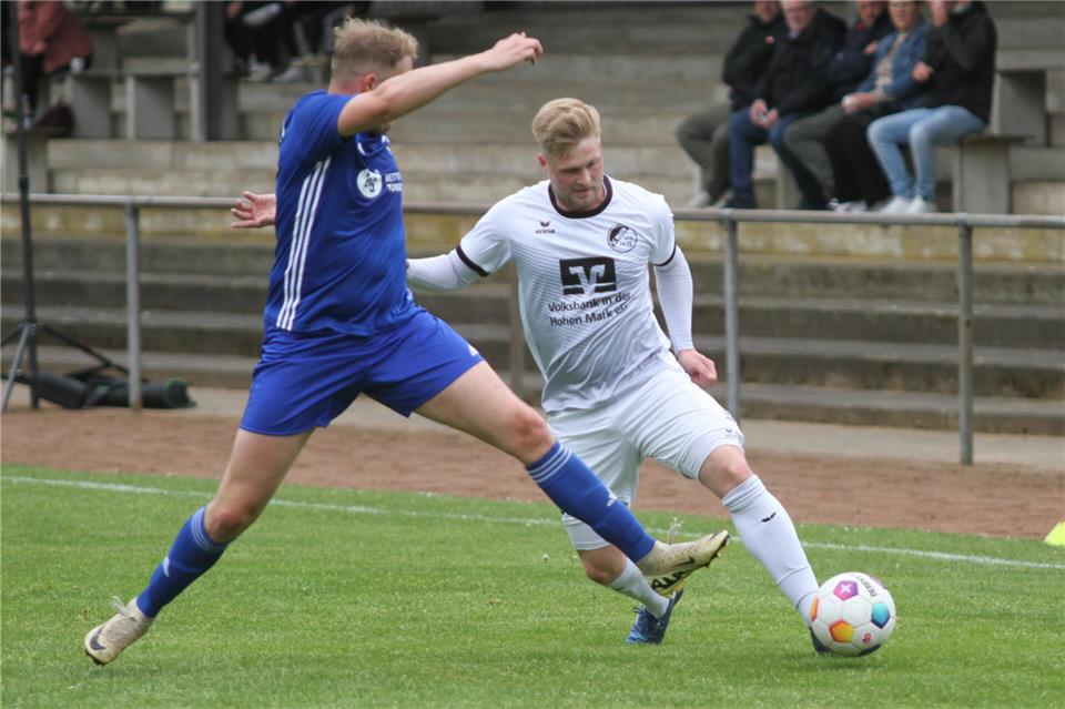 Bei Rekener 1:0-Erfolg in Schöppingen erzielte Routinier Dominik Göbel das goldene Tor für die kampfstarken Gäste.