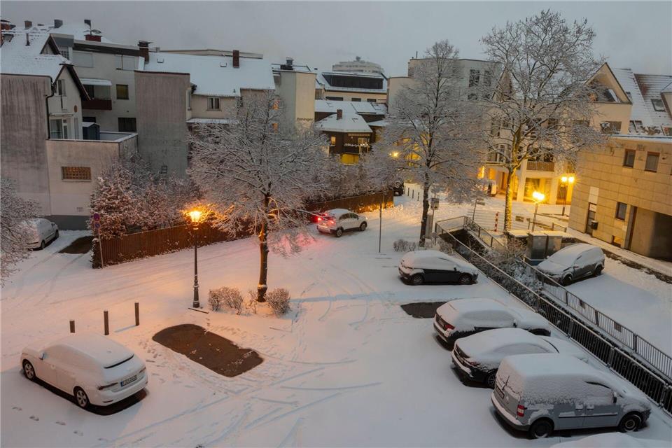 Bei Schneeglätte ist es zu Unfällen gekommen.Helmut Fricke/dpa