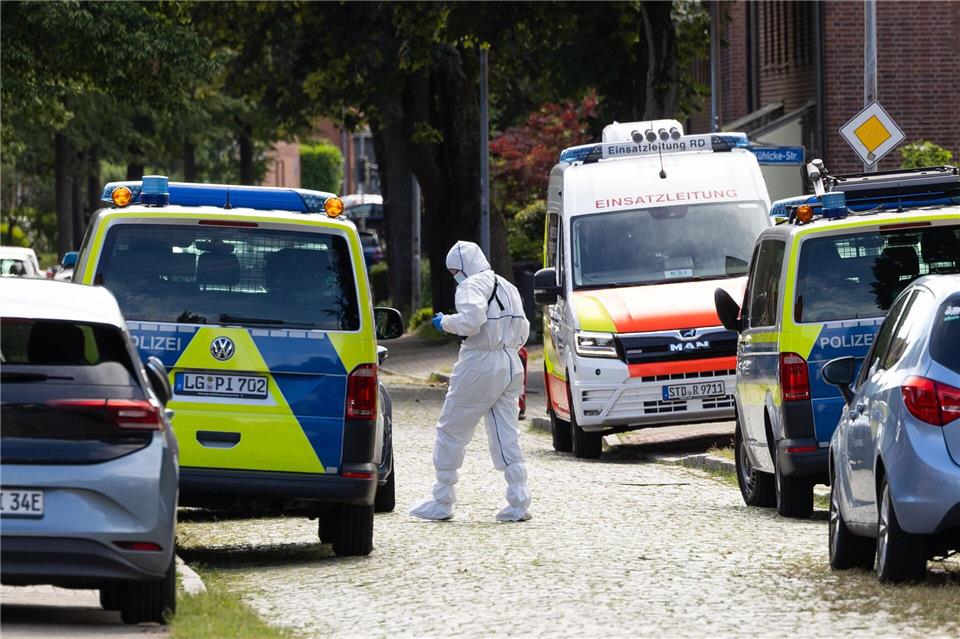 Bei Schüssen in Stade sind mehrere Menschen getötet worden.Ulrich Perrey/dpa