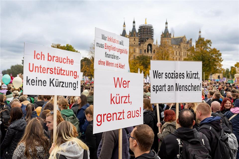 Bei Sozialverbänden und Vereinen geht die Sorge um, dass bei den Finanzen gespart wird.         Ulrich Perrey/dpa