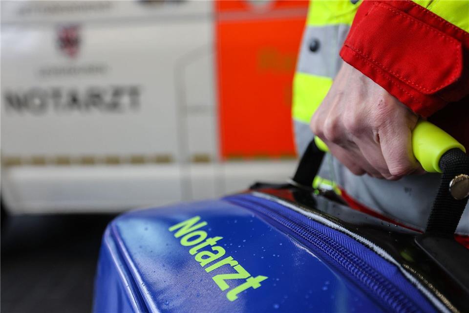 Bei Verdacht auf eine Vergiftung gilt: sofort den Notarzt rufen.Oliver Berg/dpa