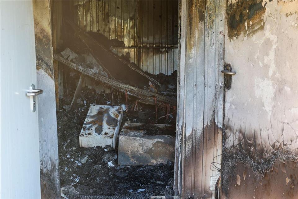 Bei dem Brand entstanden große Schäden im Inneren des Gebäudes.Jan Woitas/dpa