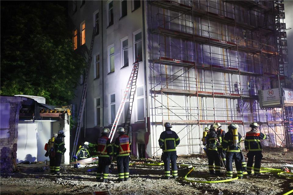 Bei dem Brand in der Nähe des Hamburger Hauptbahnhofs wurden 14 Menschen verletzt.Bodo Marks/dpa