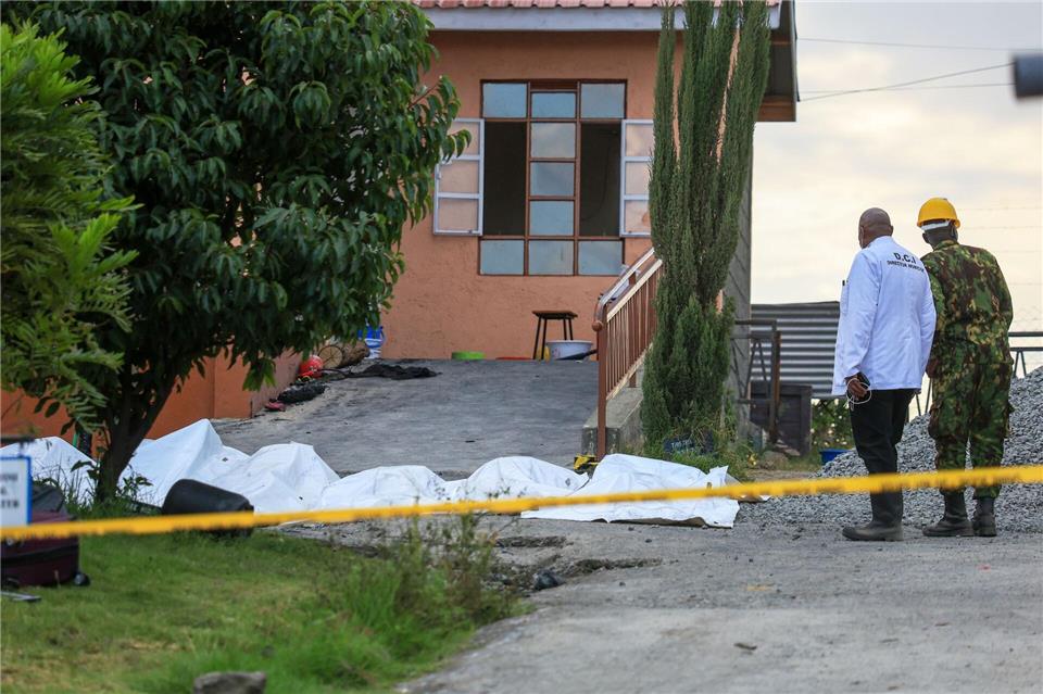 Bei dem Brand in einem Mädcheninternati in Kenia kamen 16 Schülerinnen ums Leben (Archivbild)Andrew Kasuku/AP/dpa