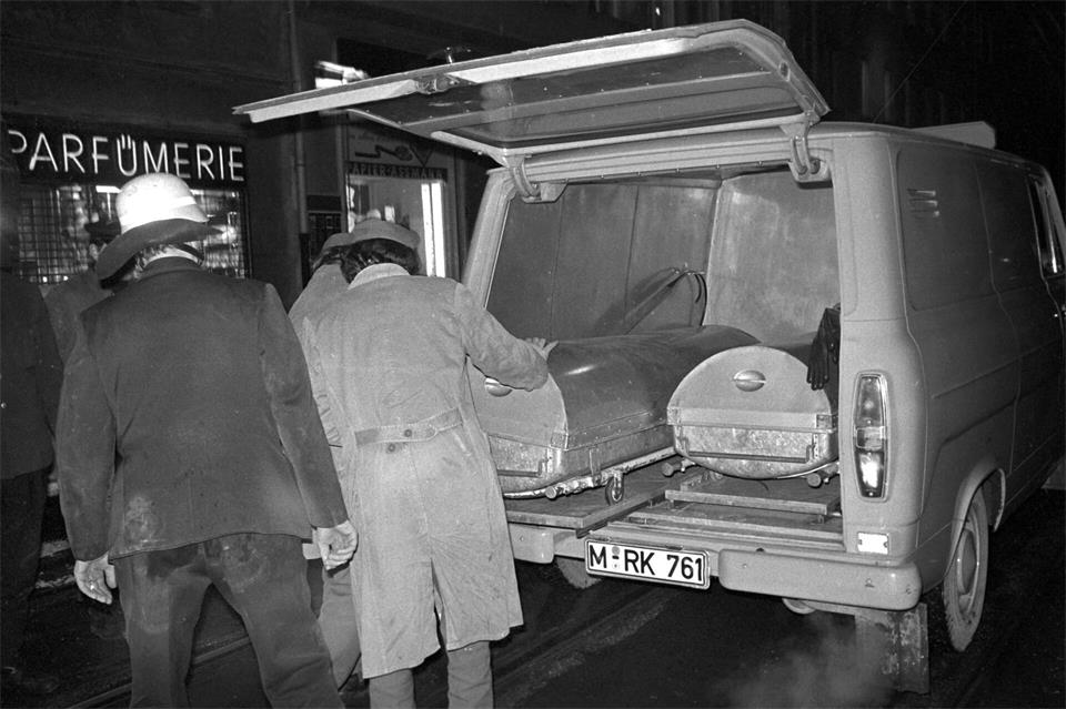 Bei dem Brand starben damals sieben Menschen. (Archivbild)picture alliance / Gerhard Rauchwetter/dpa