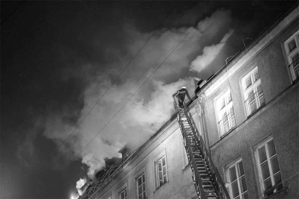 Bei dem Brandanschlag auf ein jüdisches Altenheim im Jahr 1970 geht die Generalstaatsanwaltschaft nun von einem rechtsextremen Einzeltäter aus. (Archivbild)picture alliance / Joachim Barfknecht/dpa