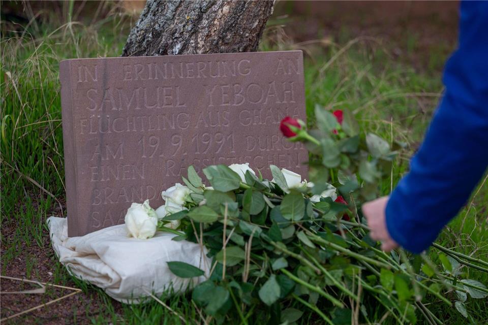 Bei dem Brandanschlag war der ghanaische Asylbewerber Samuel Yeboah ums Leben gekommen. (Archivbild)Harald Tittel/dpa