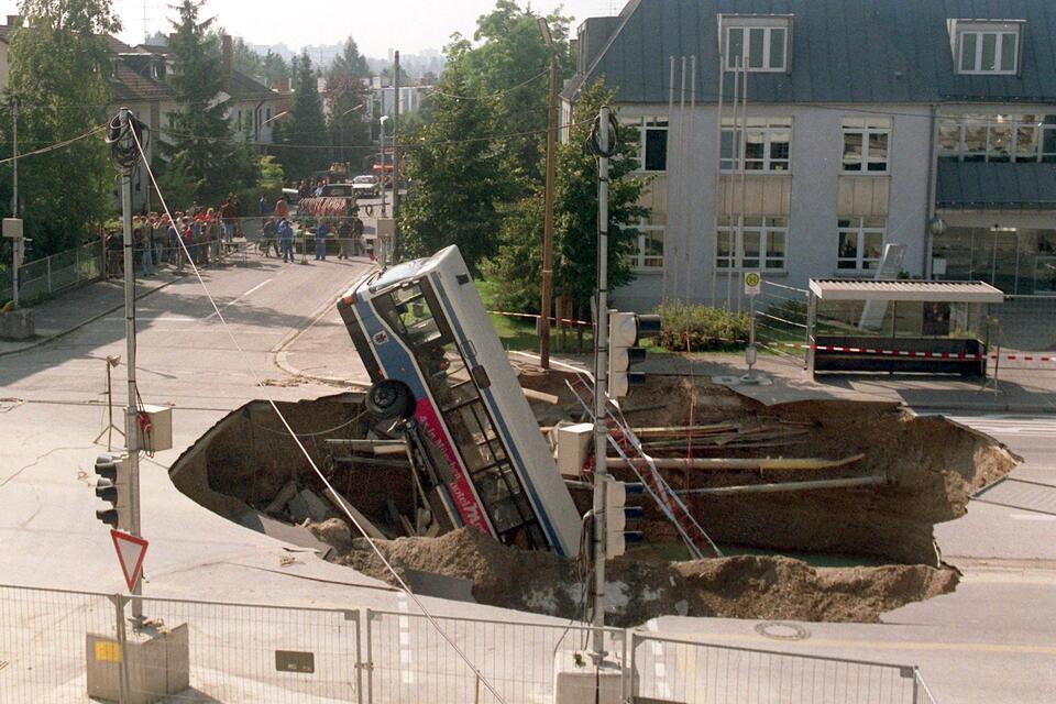 Bei dem Busunglück von Trudering im Jahr 1994 starben drei Menschen. (Archivbild)Frank M�chler/dpa