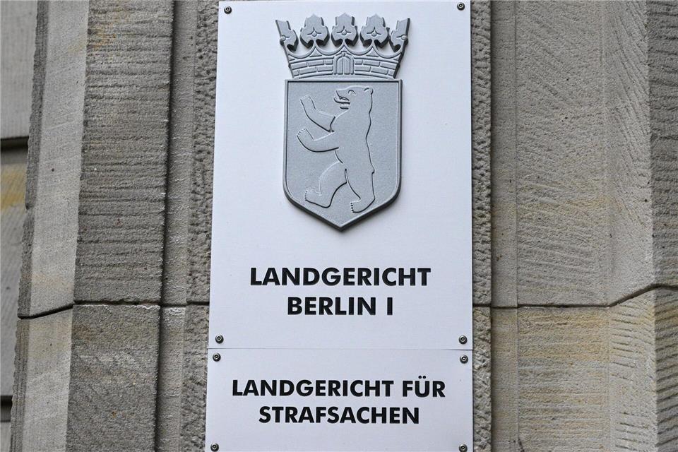 Bei dem Geschehen in Berlin-Schöneberg wurde ein Mann so schwer verletzt, dass er auf einem Auge erblindet ist. (Symbolbild)Jens Kalaene/dpa