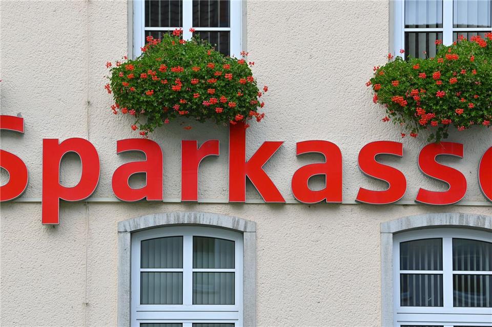 Bei dem Tresor-Einbruch soll ein Schaden in zweistelliger Millionenhöhe entstanden sein. (Symbolbild)Patrick Pleul/dpa-Zentralbild/dpa