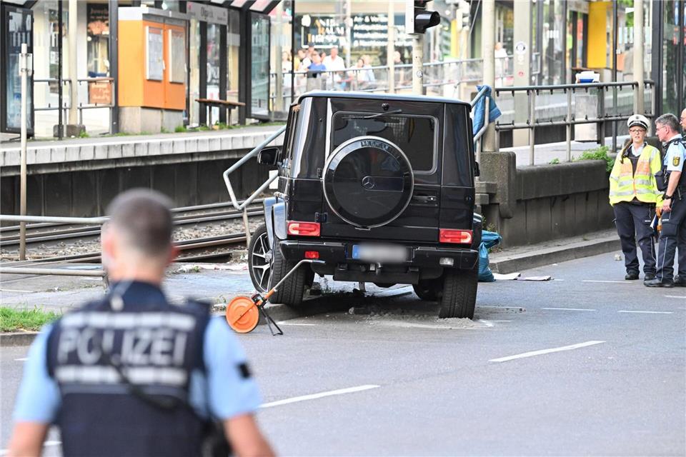 Bei dem Unfall am Olgaeck kam Anfang Mai eine Frau ums Leben. (Archivbild)Bernd Weißbrod/dpa