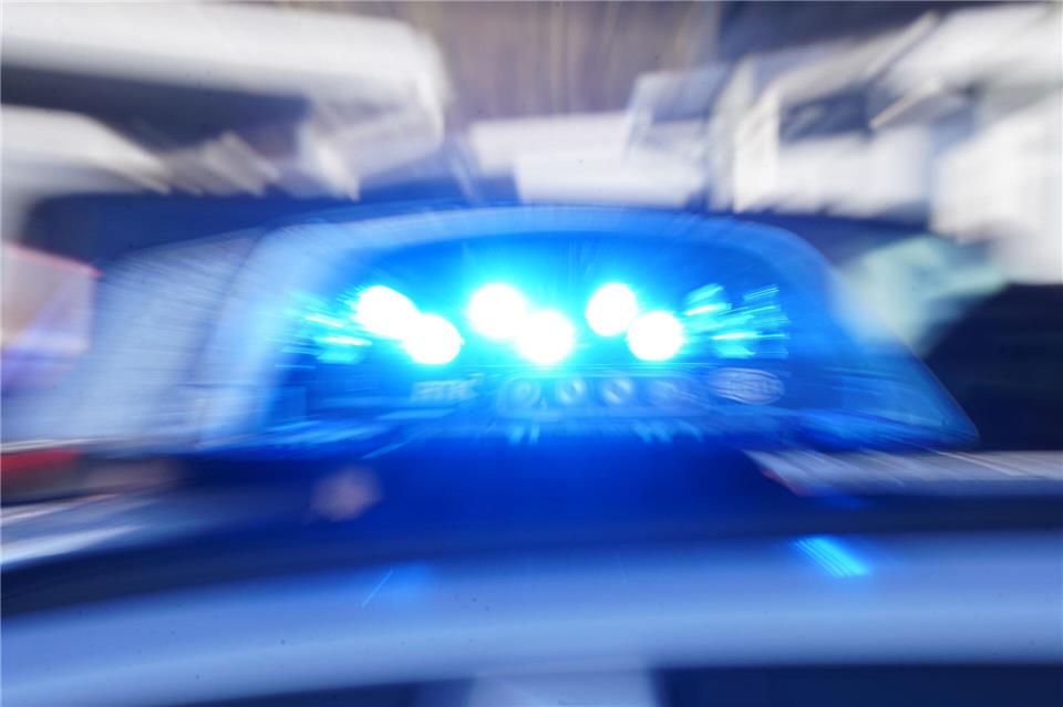 Bei dem Unfall kamen zwei Menschen ums Leben. (Symbolbild)Marcus Brandt/dpa