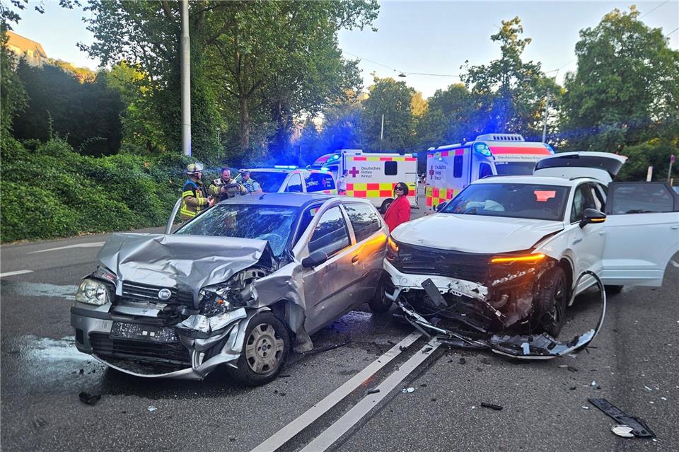 Bei dem Unfall wurde ein Senior schwer verletzt.Andreas Rosar/dpa