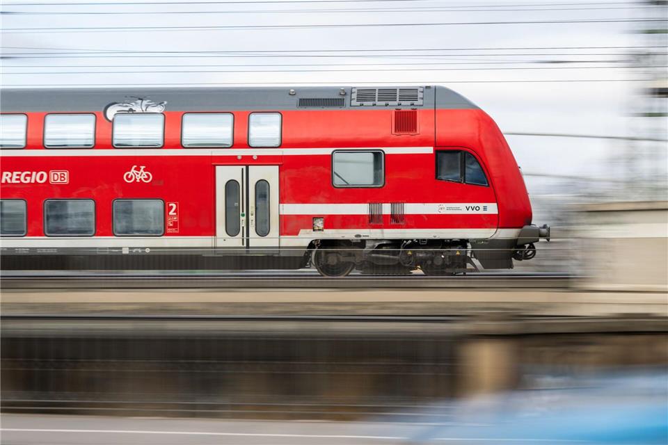 Bei dem Vorfall wurde unter anderem eine Versorgungsleitung beschädigt. (Symbolbild)Robert Michael/dpa