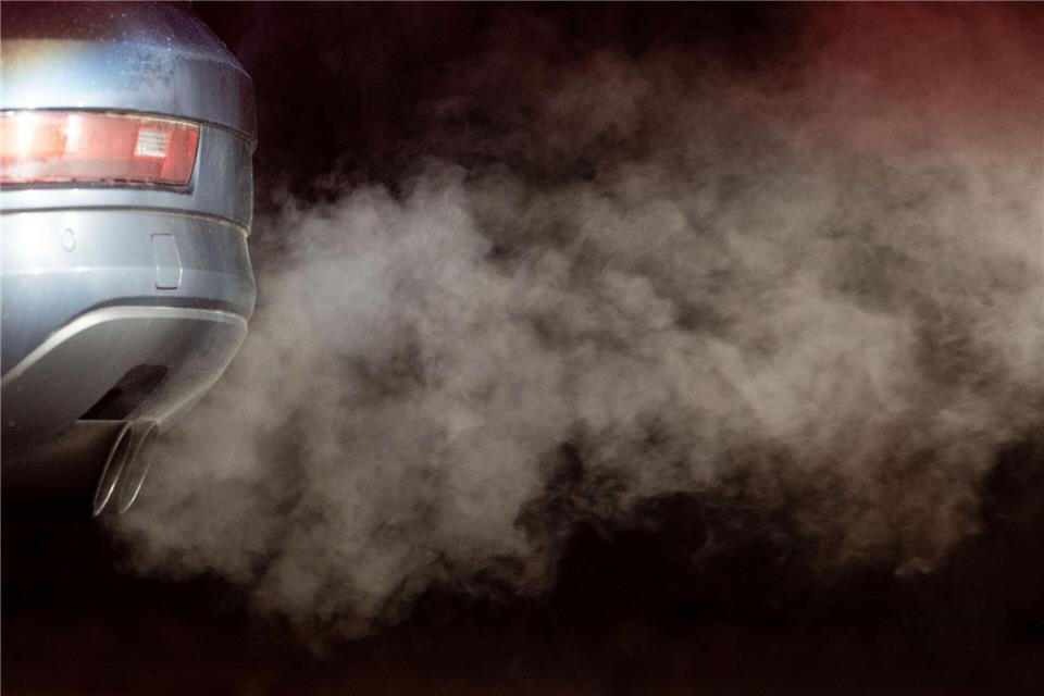 Bei den 2025 in Deutschland zugelassenen Neuwagen war der C02-Ausstoß im Schnitt deutlich niedriger als vor einem Jahr. (Archivbild)Marijan Murat/dpa