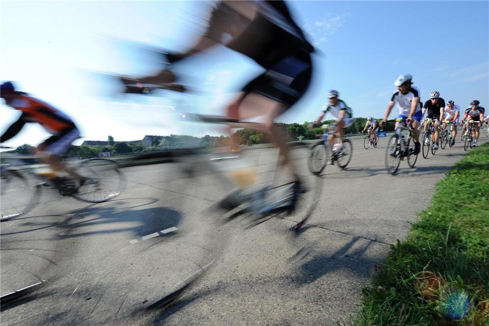 Bei den Amateursportlern kam es zu Unfällen mit mehreren Verletzten. (Symbolbild)Emily Wabitsch/dpa/dpa-tmn