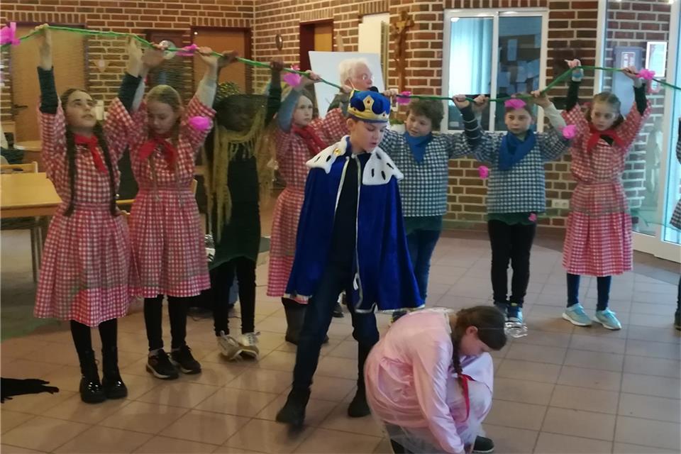 Bei den Brejpottspöllers befreite der Prinz Dornrösken aus dem Dornenschloss.
