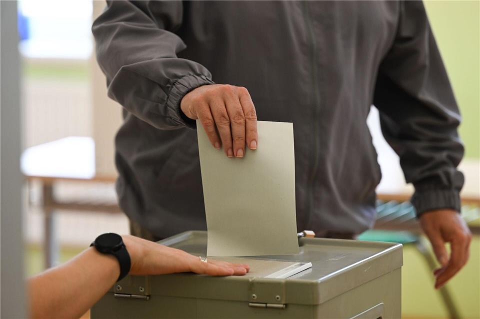 Bei den Bürgermeisterwahlen ist die Auswahl an Kandidaten in einigen Kommunen nicht groß. (Symbolbild)Robert Michael/dpa