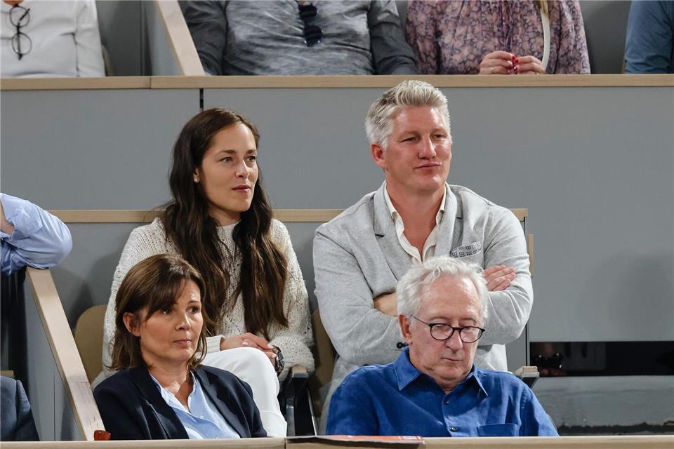 Bei den French Open feierte Ana Ivanović einen ihrer größten Erfolge - 2022 sitzt sie hier mit ihrem Mann im Publikum. Frank Molter/dpa