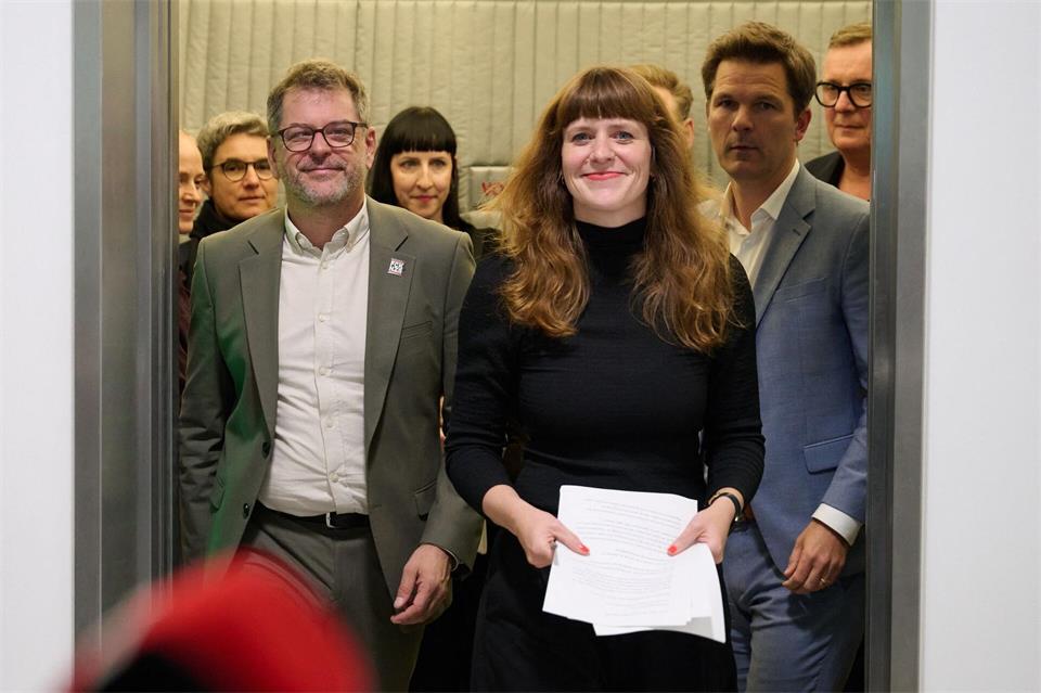 Bei den Gesprächen zur Regierungsbildung zwischen Linke, Grünen und SPD gibt es Fortschritte. Annette Riedl/dpa