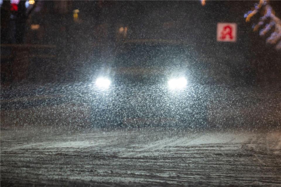 Bei den Glätteunfällen ist es überwiegend zu Blechschäden gekommen. (Symbolbild)Stefan Puchner/dpa