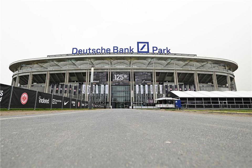 Bei den Heimspielen von Eintracht Frankfurt finden künftig mehr als 60.000 Fans Platz. (Archivbild)Arne Dedert/dpa
