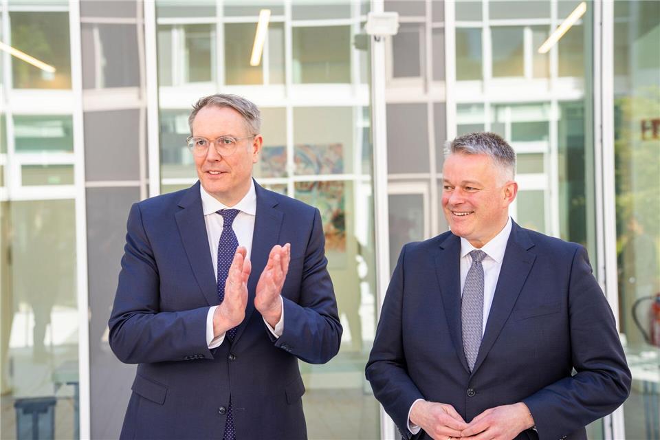 Bei den Koalitionsverhandlungen sind noch nicht alle Knackpunkte ausgeräumt. (Archivbild)Andreas Arnold/dpa