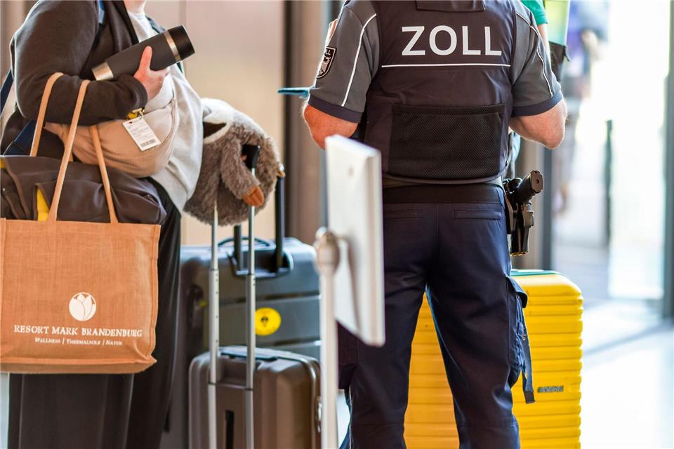 Bei den Kontrollen geht es um Zigaretten, Schnaps oder Luxusgüter.Frank Molter/dpa