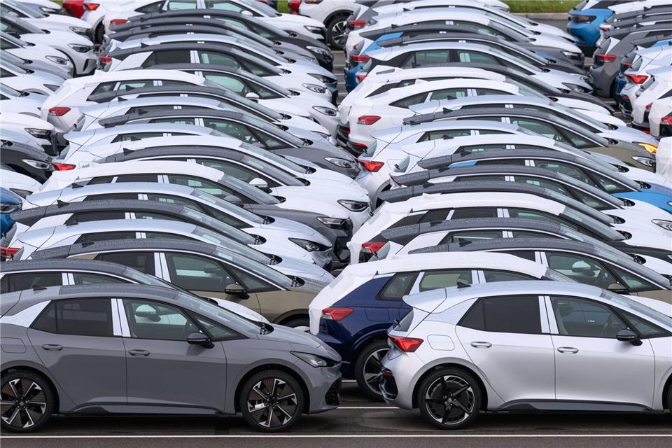 Bei den Neuzulassungen haben Autos mit Elektroantrieb erneut zugelegt. (Symbolbild)Hendrik Schmidt/dpa