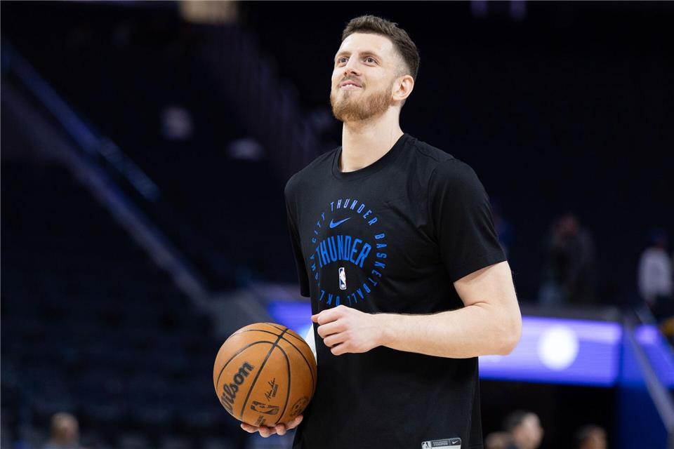 Bei den Olympischen Spielen 2028 in Los Angeles wäre der NBA-Profi Isaiah Hartenstein nach eigenen Angaben gerne dabei. Benjamin Fanjoy/FR171948 AP/AP/dpa
