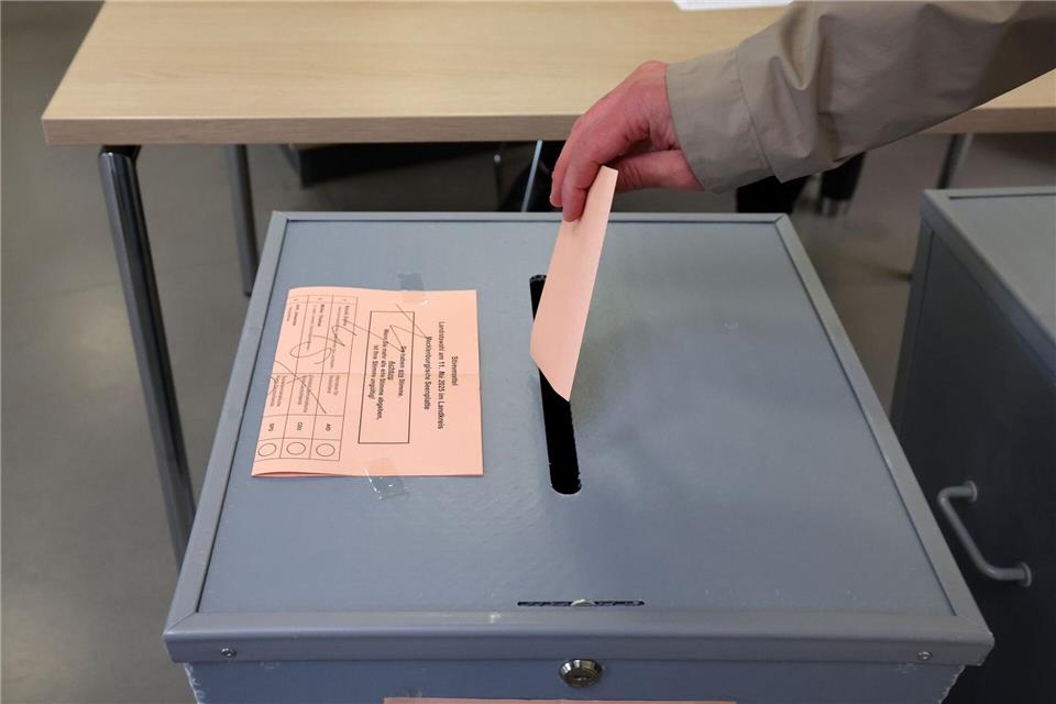 Bei den Stichwahlen zum Landrat in drei Landkreisen am 25. Mai erwartet Politikwissenschaftler Jochen Müller eine noch höhere Wahlbeteiligung als in der ersten Runde. (Archivbild)Bernd W�stneck/dpa