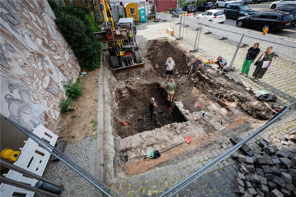 Bei den freigelegten Mauerresten handelt es sich um Teile der Ostwand des früheren jüdischen Tanzhauses.Jacob Schröter/dpa