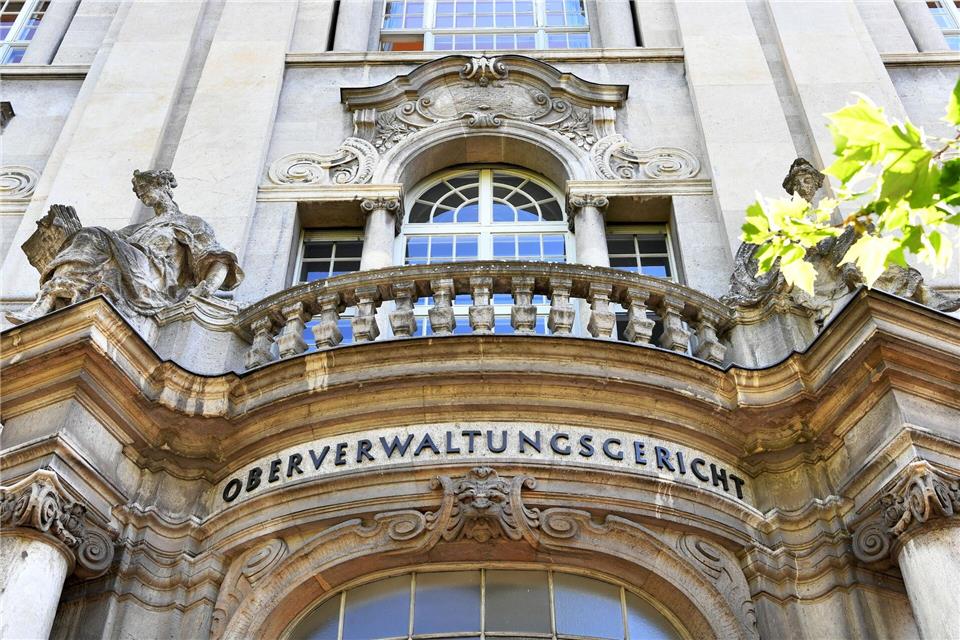 Bei der Berliner Justiz sind Dutzende Verfahren im Streit über die Visavergabe an Afghanen mit Aufnahmezusage eingegangen. (Symbolbild)Paul Zinken/dpa