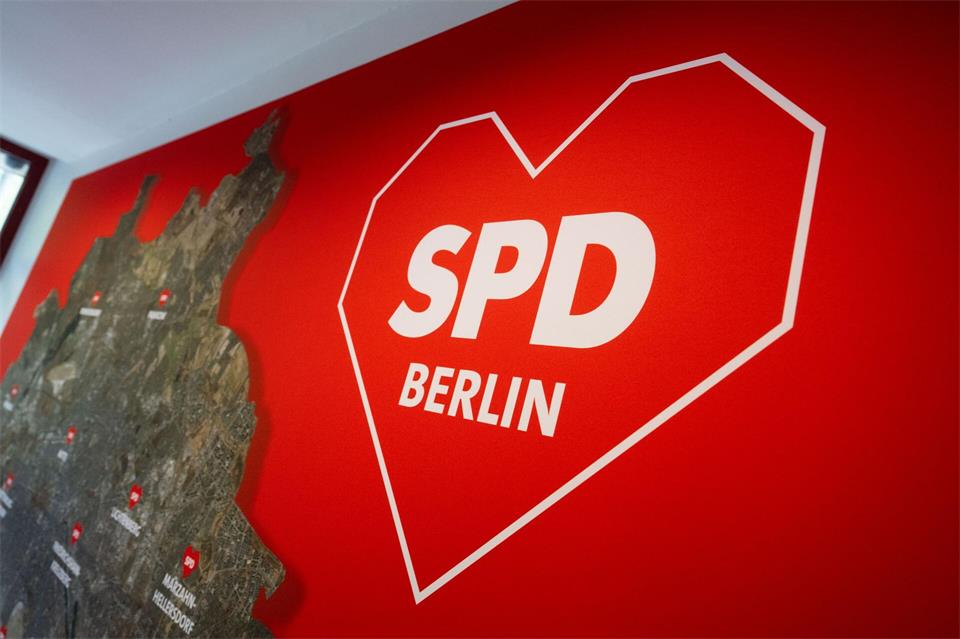 Bei der Berliner SPD hat es schon mehrmals Mitgliederbefragungen gegeben. (Archivbild) Christophe Gateau/dpa