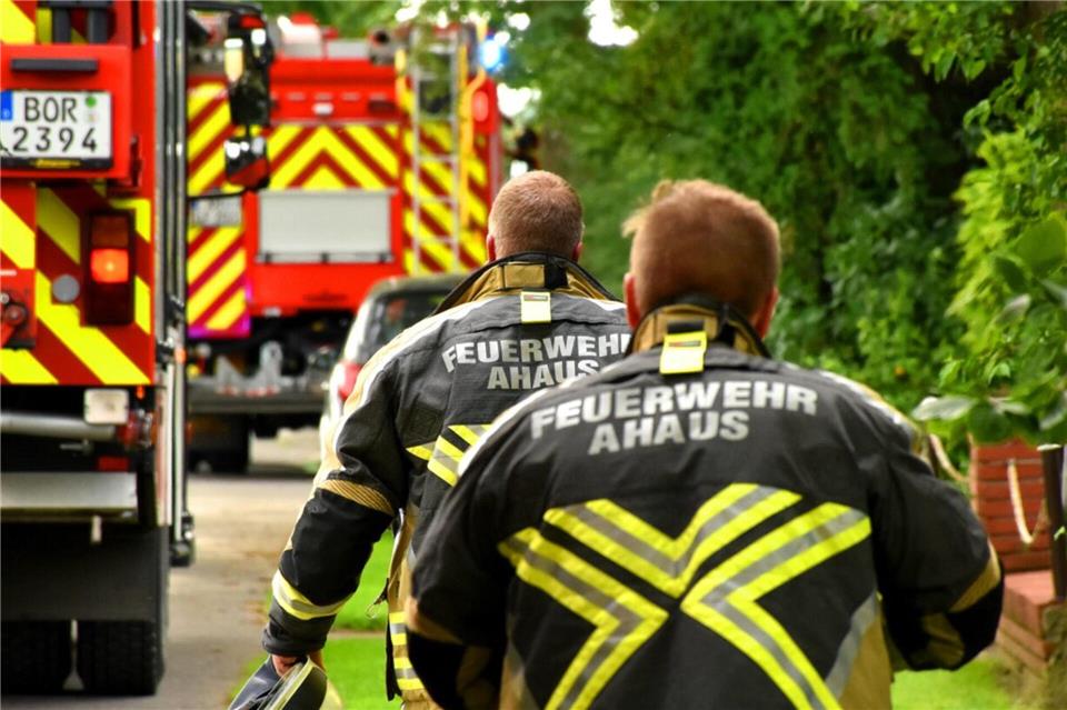Bei der Berufsfeuerwehr der Stadt Ahaus sind aktuell nur 45,5 der insgesamt 54 Planstellen besetzt. Es gebe schlicht zu wenig ausgebildete Feuerwehrbeamte, um kurzfristig alle Stellen zu füllen (Symbolfoto).