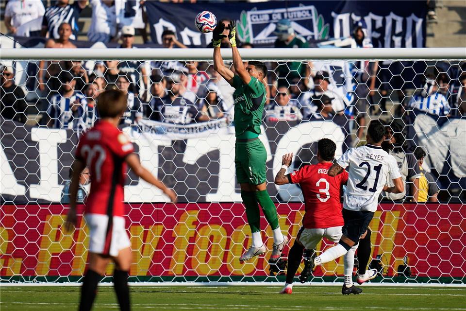 Bei der Club-WM schied Andrada mit dem CF Monterrey gegen Borussia Dortmund aus. (Archivbild)Gregory Bull/AP/dpa