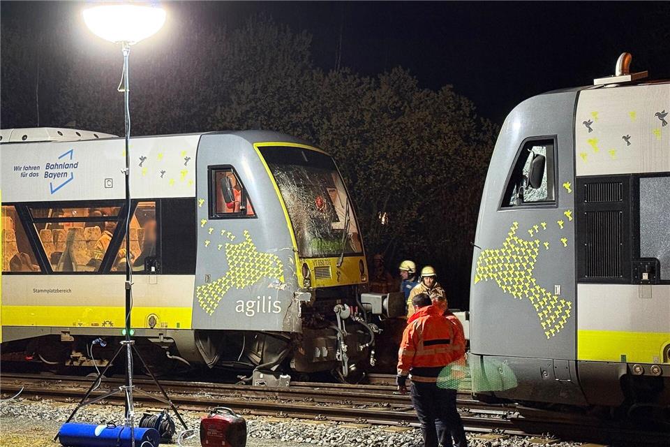 Bei der Kollision zweier Regionalzüge im Bayreuther Hauptbahnhof sind mehrere Menschen verletzt worden.Ferdinand Merzbach/News5/dpa